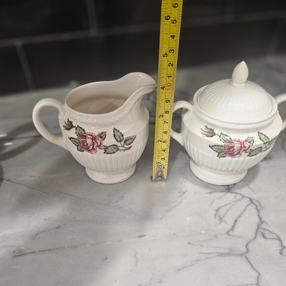 Vintage Wedgwood Moss Rose T432 Edme - Cream & Sugar Bowl and Gravy Boat - Picture 10 of 15